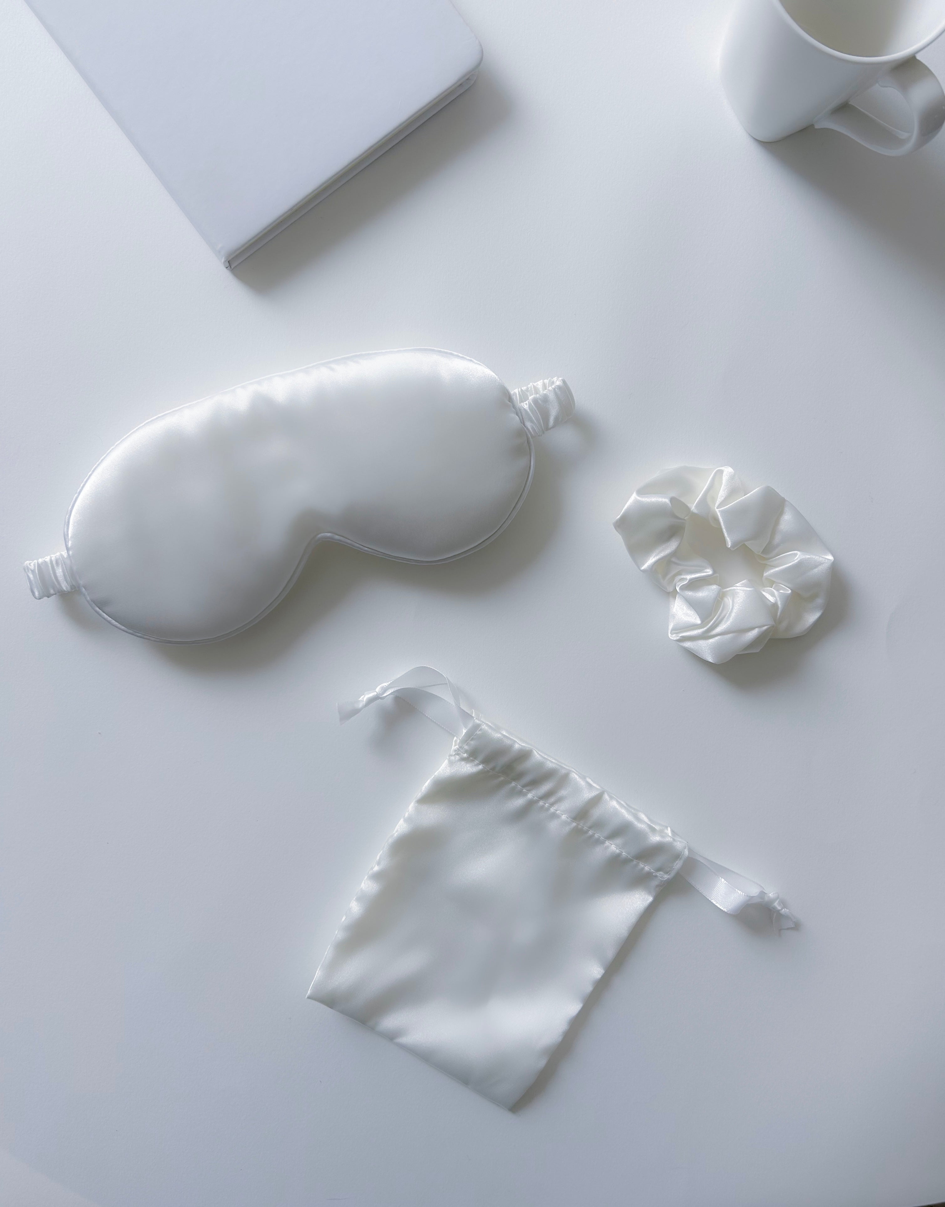 Masque de nuit et chouchou