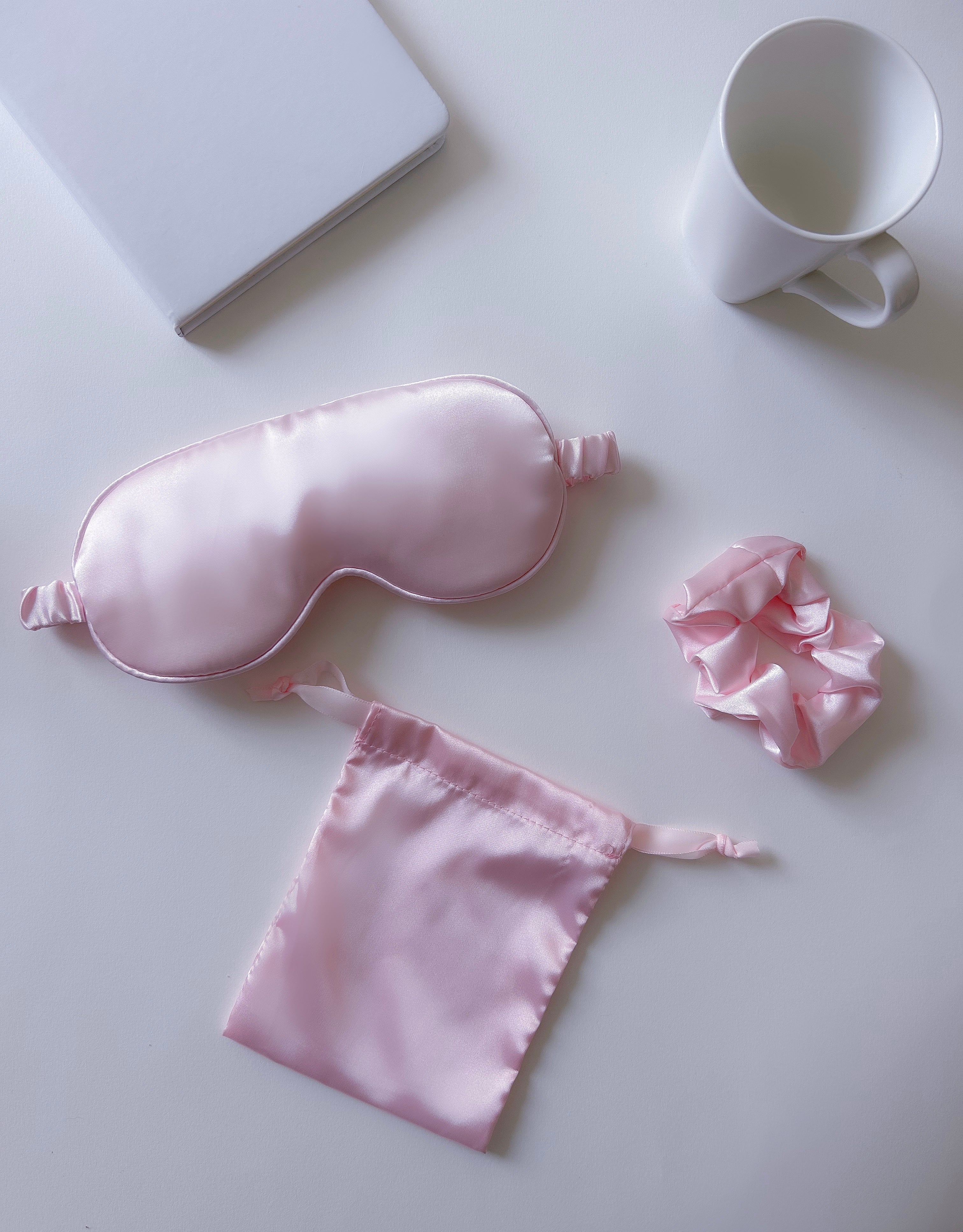 Masque de nuit et chouchou